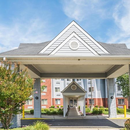 Microtel Inn & Suites By Wyndham Philadelphia Airport Bagian luar foto