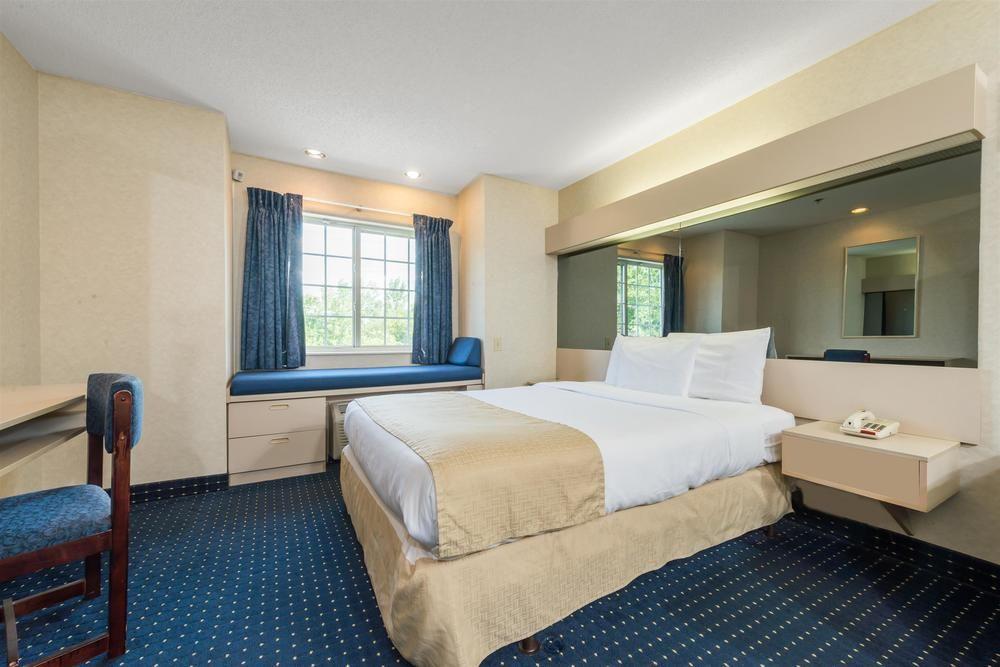 Microtel Inn & Suites By Wyndham Philadelphia Airport Bagian luar foto