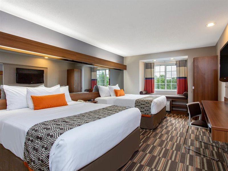Microtel Inn & Suites By Wyndham Philadelphia Airport Bagian luar foto