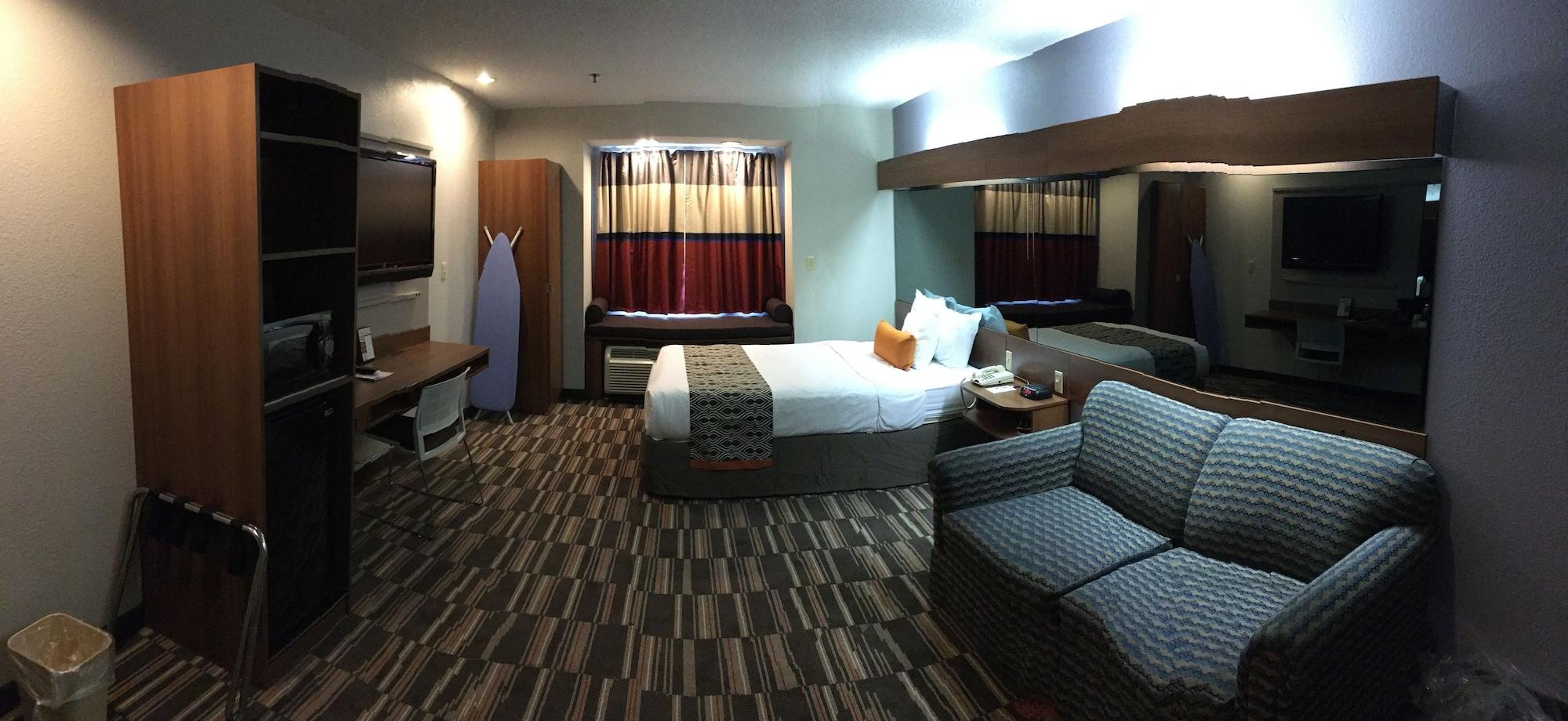 Microtel Inn & Suites By Wyndham Philadelphia Airport Bagian luar foto