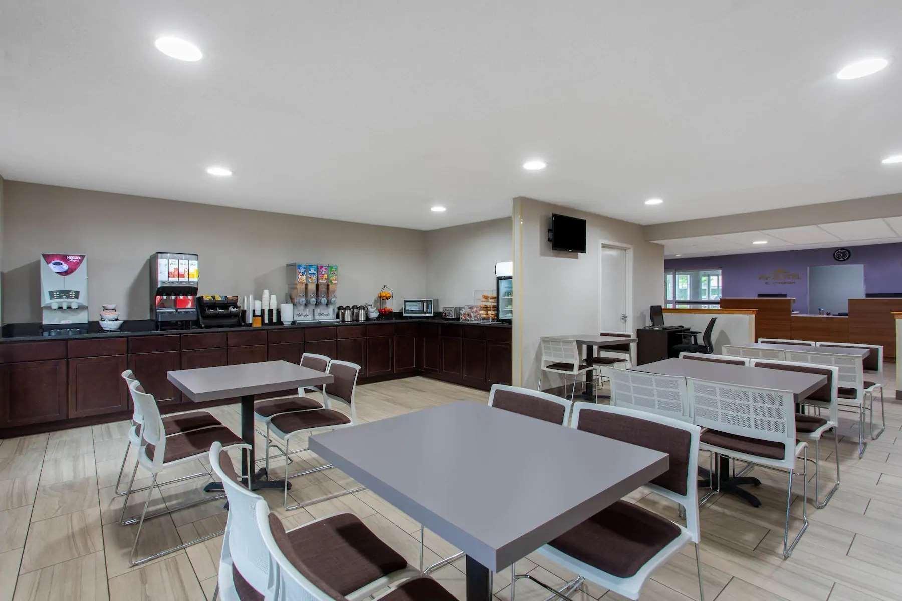 Microtel Inn & Suites By Wyndham Philadelphia Airport Bagian luar foto