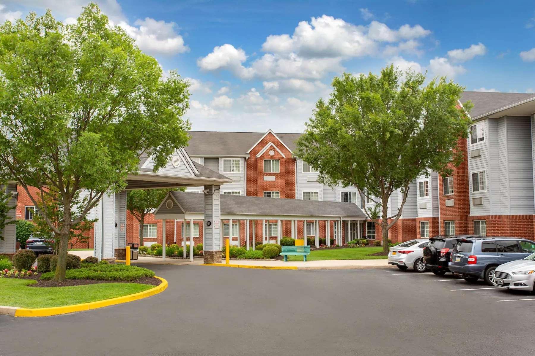 Microtel Inn & Suites By Wyndham Philadelphia Airport Bagian luar foto